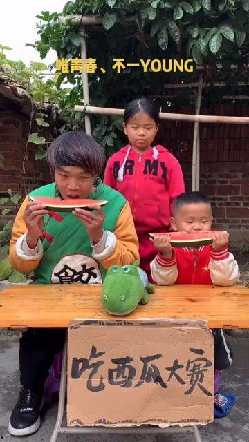荆门吃瓜搞笑视频,笑料百出，趣味横生